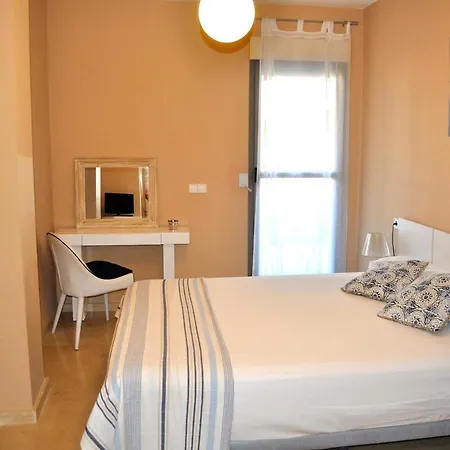 Marina Raset, 3 Dormitorios, Centro, By Bookindenia *